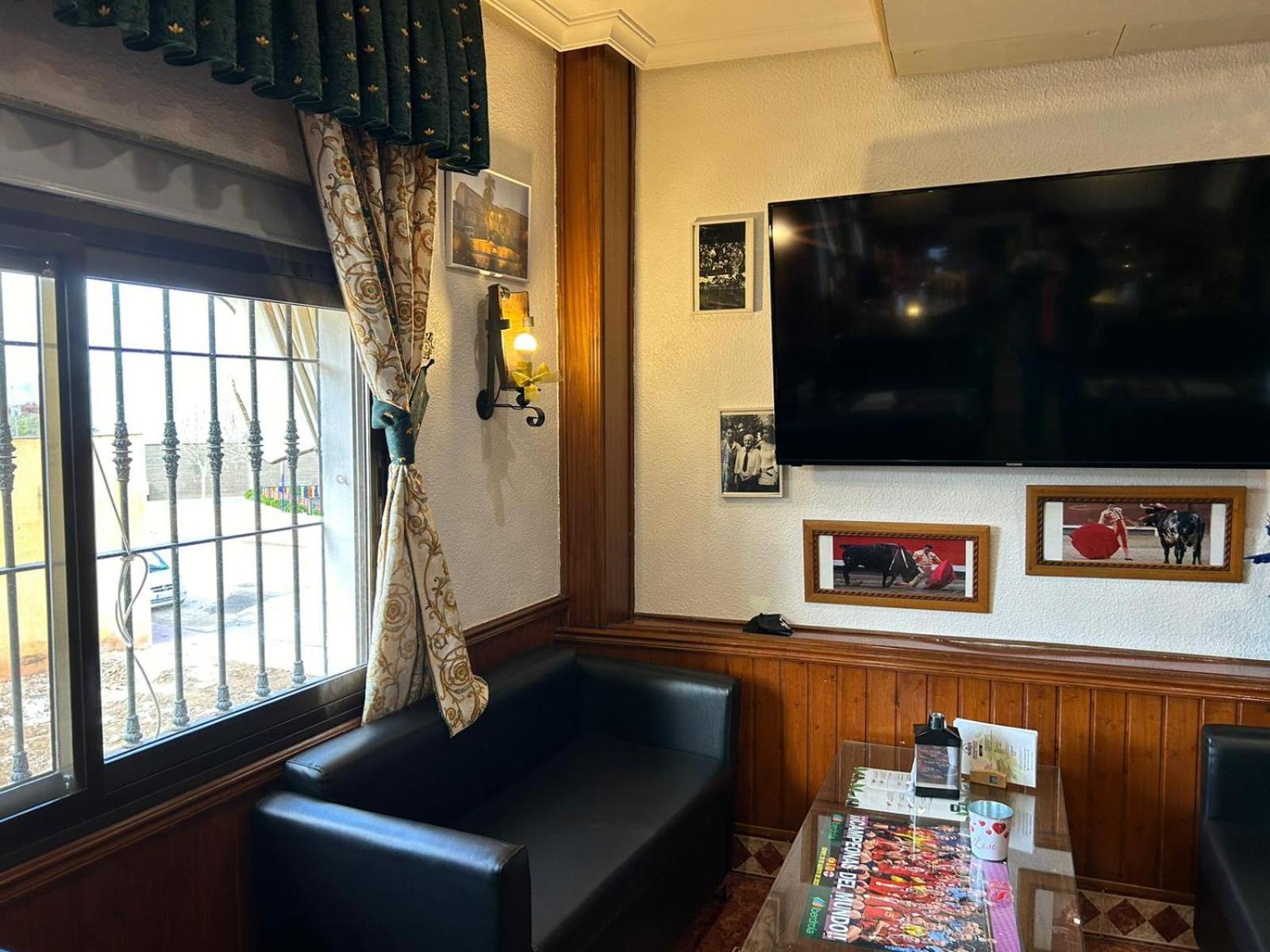 Hostal Restaurante La Noria Arquillos Luaran gambar