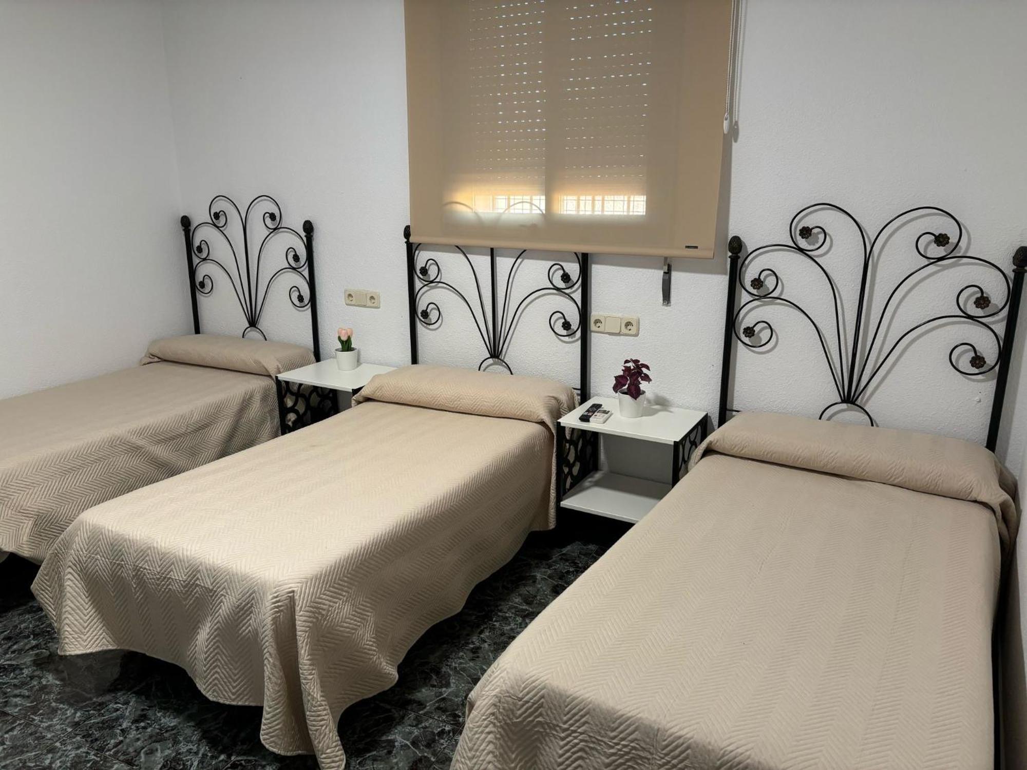 Hostal Restaurante La Noria Arquillos Luaran gambar